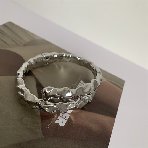 Solid Metal Texture Irregular Double-Open Bracelet with Unique Design, Fashionable and Refined, Lightweight Luxury Band