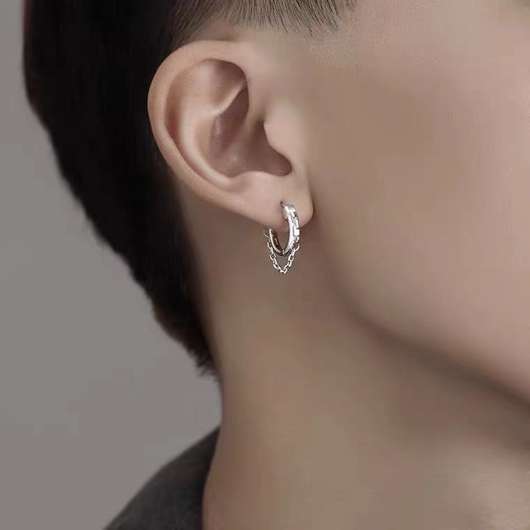 2023 pendientes de alto grado INS de los hombres pendientes de moda personalidad sola oreja hebilla diseño sentido nicho pendientes de los hombres