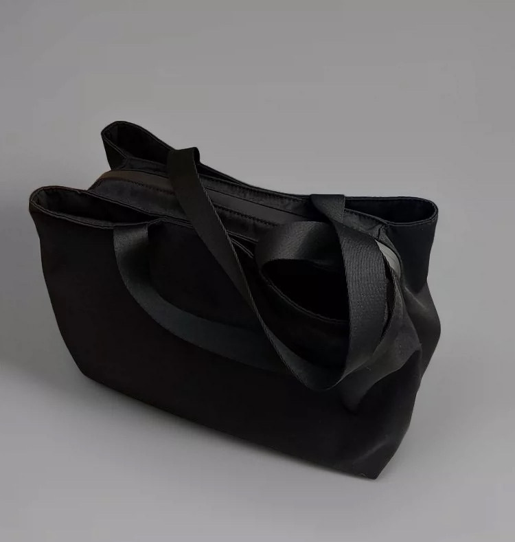 2025 Women's Tote Large Capacity Laptop Single Shoulder Handbag Commuter Travel Bag Multi-Pocket Lightweight_voghion.com