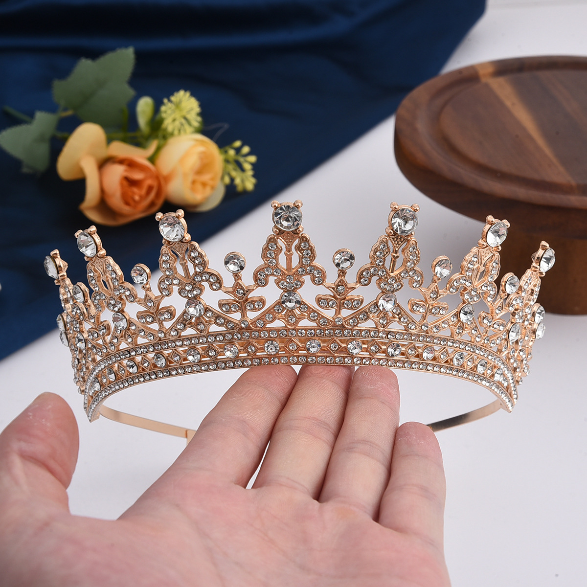 Tocado de corona Bridal Sensación premium Diamante completo Tocado de corona grande Diadema Novia de estilo occidental Boda Corona Rhinestone Accesorios para el cabello