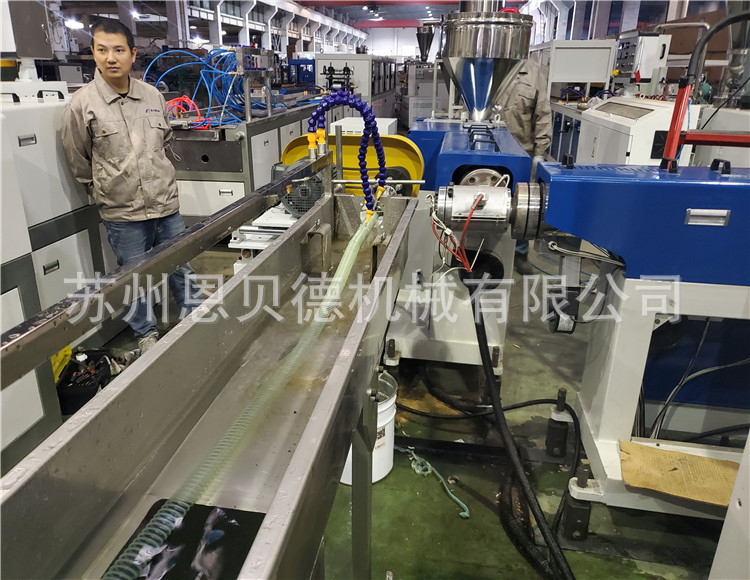 PU耐磨牛筋管 塑筋增强软管挤出机