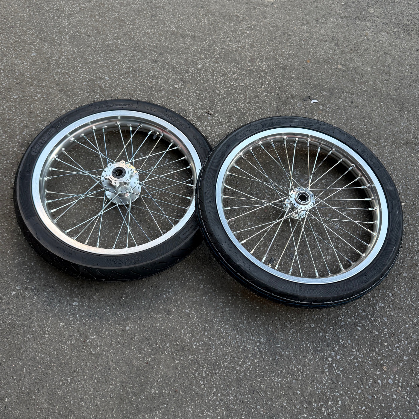 Suitable for Surron Light Bee X modified front 1.60-17 and rear 2.15-17 slick tire wheel set assembly 17inch wheel hub