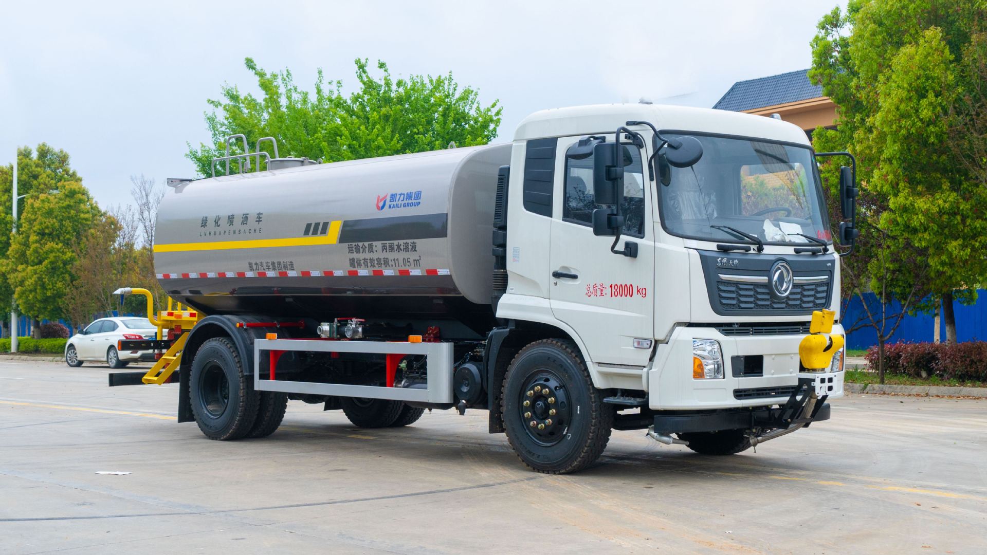 National Vi Dongfeng Tianjin 15 Cubic Meter Sprinkler Truck, Used for Washing Roads, Reducing Dust on Construction Sites, and Spraying and Watering for Landscaping