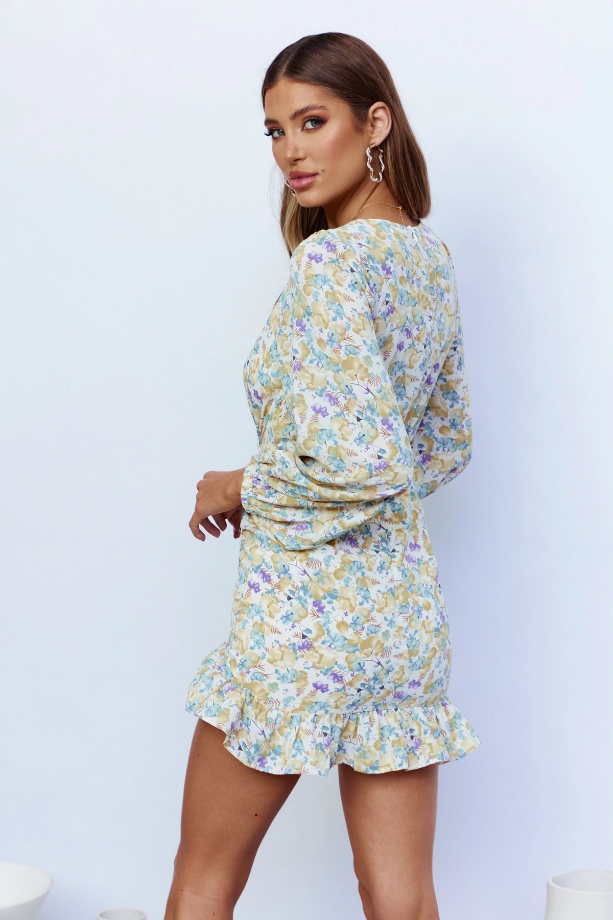 Vestido floral irregular estampado con cuello en V para mujer nihaostyles ropa al por mayor NSJRM81833