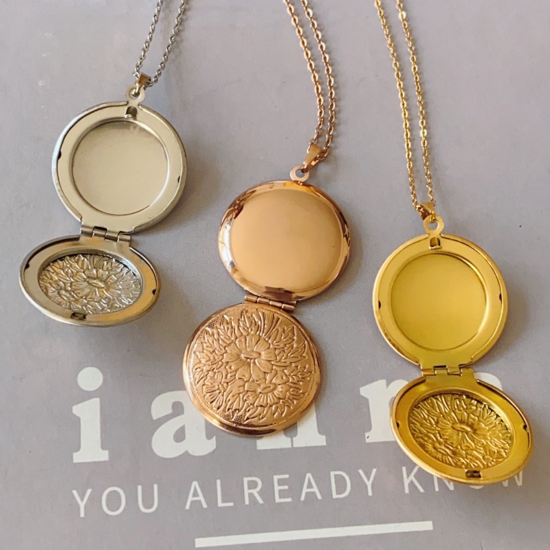 15g Weight Ion Plating (IP) Gold Plating Process 18K Gold Plated, Rose Gold Plated, White Gold Plated Plating Material 18K Gold Plated Rose Gold Plated White Gold Plated 316 Stainless Steel Ion Plating (IP) Round Flower IG Style Locket Necklace For Unisex
