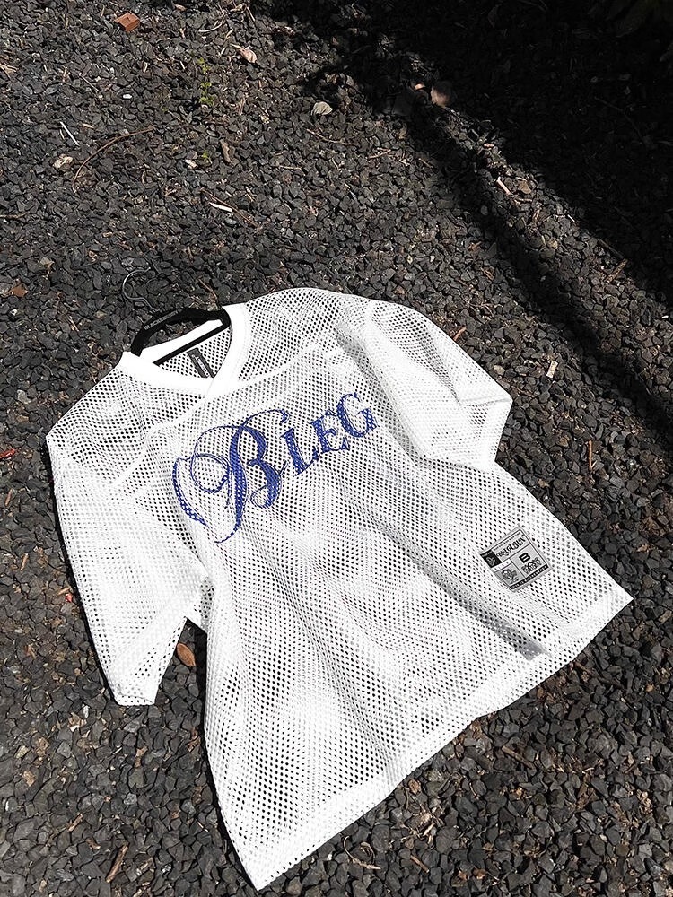 Mesh Letter Print V-neck Short-sleeve T-shirt, Summer Hollow-out Cropped Jersey, Loose-fitting Top For Men And Women,_viptrois.com