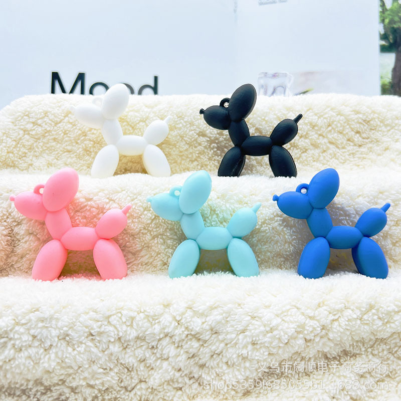 Cartoon balloon dog keychain doll pendant dripping glue PVC bubble dog keychain doll pendant car pendant