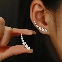 越境売れ筋ニッチハイエンドスタージルコン小花環境に優しい素材のイヤリングシンプルで多用途で甘い
