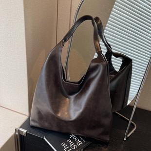 Large Capacity Tote Bag Women's Casual Style Bag 2024 New Autumn and Winter Commuter Shoulder Bag Casual Big Bag