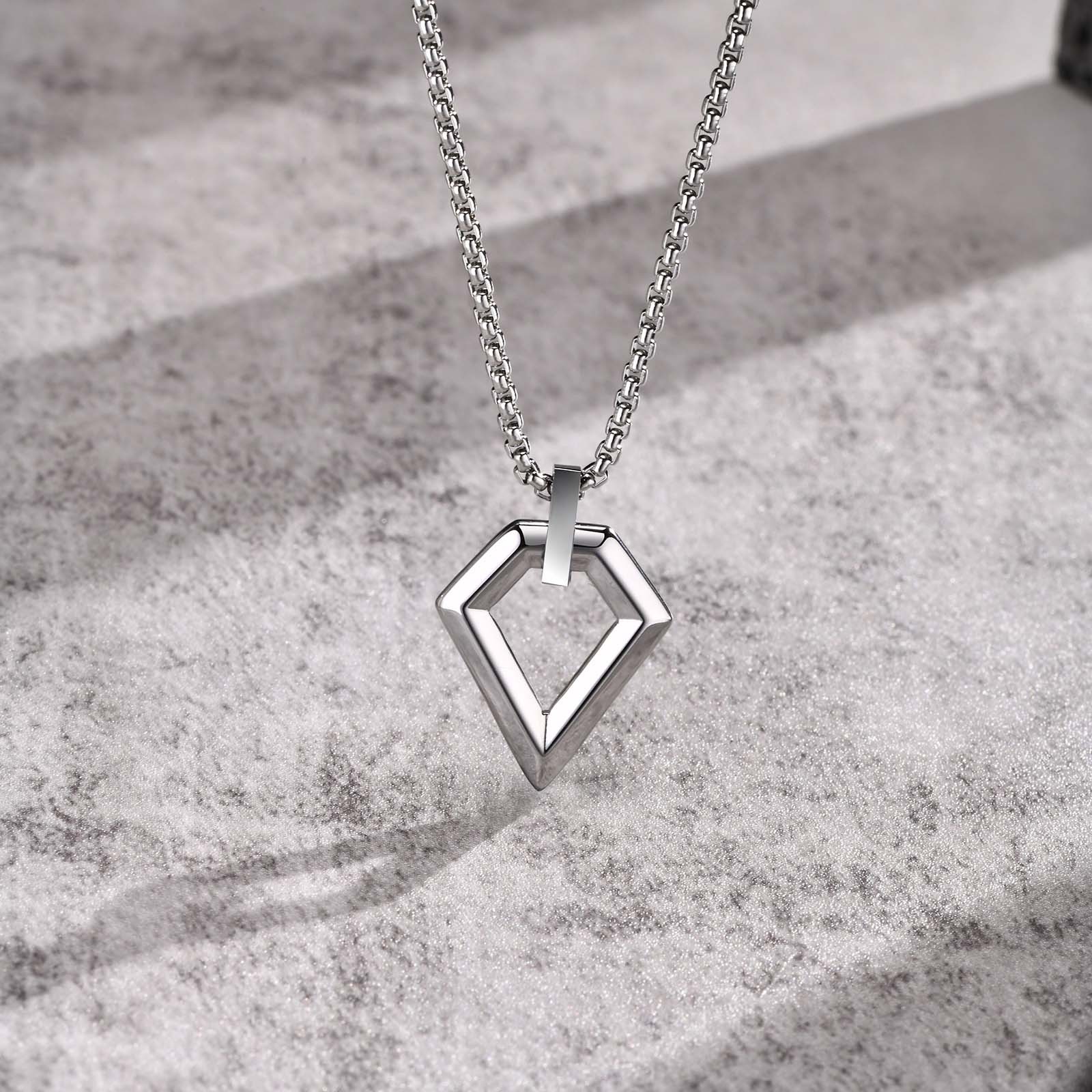 Daily, Party Occasion Simple Style U Shape Geometric 304 Stainless Steel Polishing Plating 18K Gold Plated PVD Coated Men's Men Pendant Necklaces
