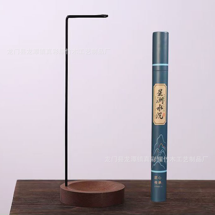 お香器の線香炉のお香を逆さまにかけて、家庭用室内のホノルルのお香を挿します。|undefined