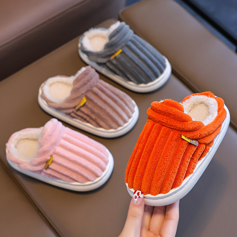 Zapatillas de algodón para niños de invierno 2024 nuevas bolsas de niños y niñas con padres e hijos caseros, zapatillas de algodón cálidas para niños mayores