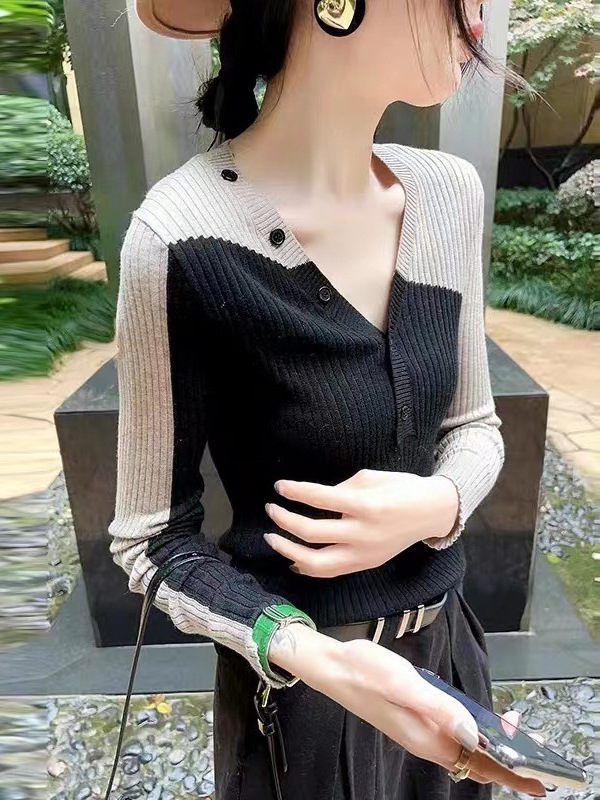 哥家商场同款女装2025秋季气质轻熟纽扣v领针织衫拼色坑条修身|undefined