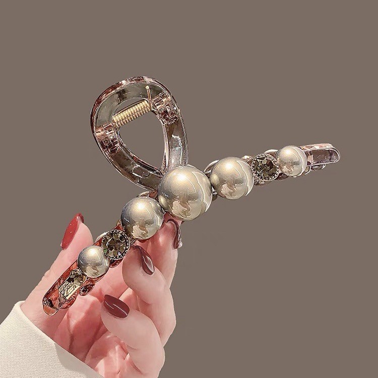 2026秋冬ミンクファー毛皮ヘアクリップ、高級感のある後頭部用大型シャーククリップ、ハート型キラキラ輝くダイヤモンド付き毛皮ヘアクリップ