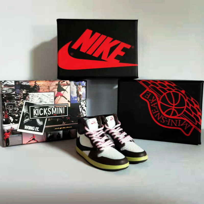 Aj1 keychain basketball shoes cake decoration mini male soldier toy with shoes reverse hook joint name car keychain