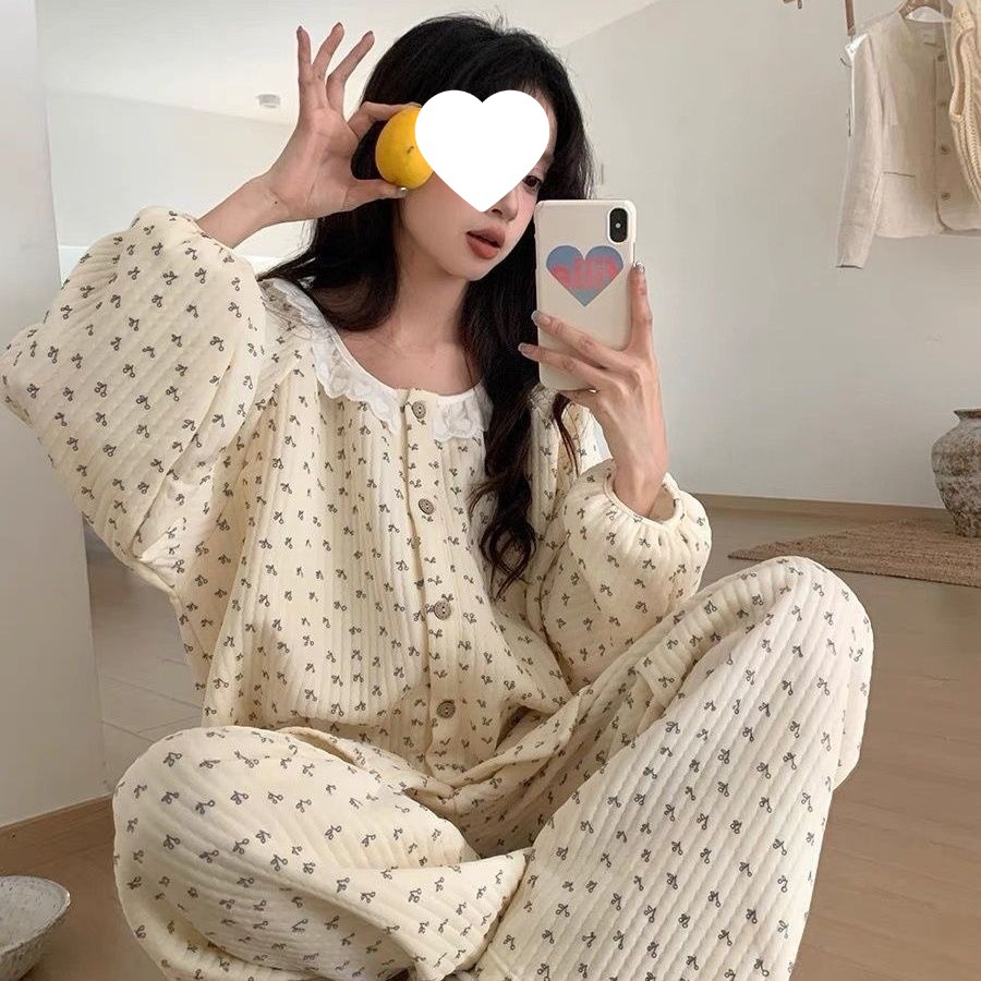 Aumentar el tamaño otoño y invierno nuevo aire de algodón intercalado grueso abrigo pijamas de encaje de flores trituradas set de cuello redondo para mujeres