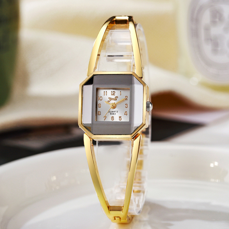 New style personalized watch ladies simple hollow fashion temperament light luxury ins high sense small square watch wholesale