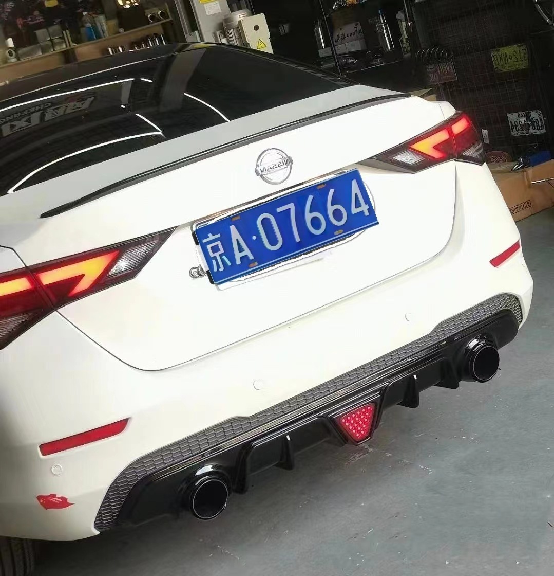 Suitable for 14 generations of Sylphy rear lip 20-22 Sylphy modified tail lip leading navigation light rear lip rear spoiler surround