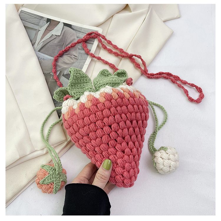 Women's Small Polyester Fruit Strawberry Cute Round String Crossbody Bag display picture 2