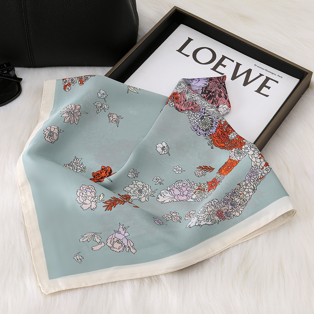 Nueva seda de primavera y otoño 70 bufandas cuadradas de moda bufandas de seda de impresión coreana bufandas de alta calidad al por mayor damas