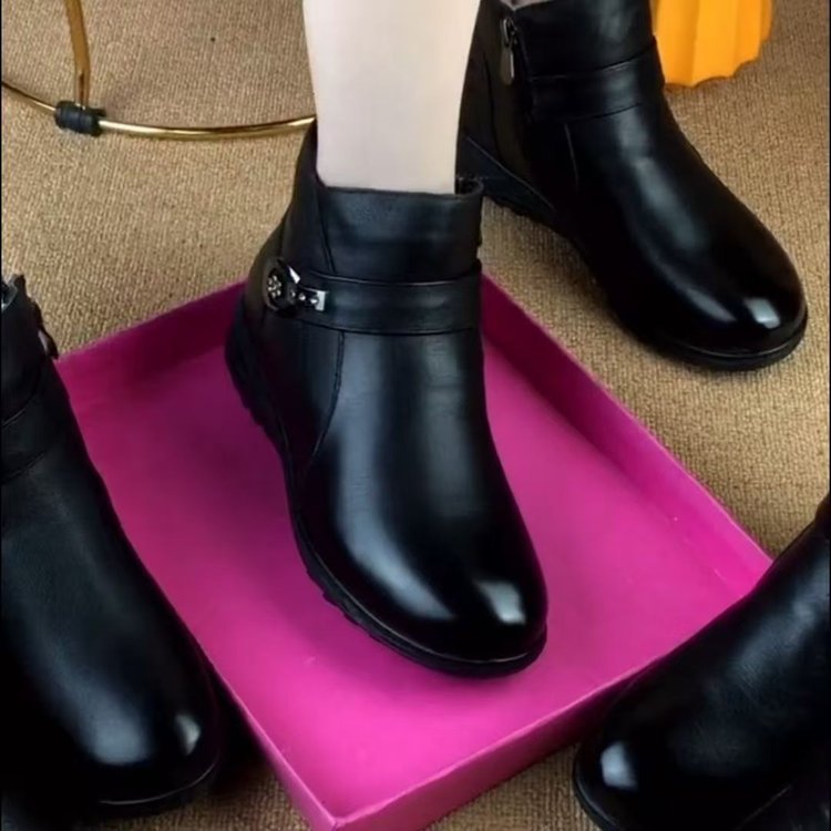 跨境秋冬新款中老年人平底短靴女圆头软底加厚保暖厚底时装靴