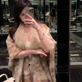 【品质】【贵奢名媛】慵懒贵气可拆卸貉子毛领老花流苏披肩上衣女