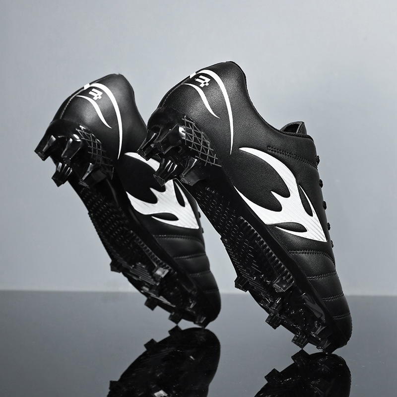 Nuevos zapatos de fútbol antideslizantes de clavos largos transfronterizos para adultos, niños y niñas, zapatos de entrenamiento de fútbol de clavos cortos.