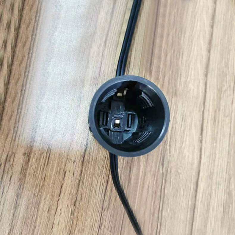 Производители поставляют простой патрон лампы E27-B1 свет с головкой 5 м 10 и хвостовой вилкой может быть подключен к декоративной гирляндной лампе