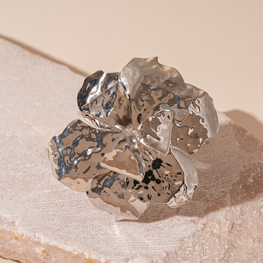 Pulsera de apertura geométrica irregular metálica europea y americana, personalidad exagerada, temperamento de nicho simple, joyería de alta gama femenina