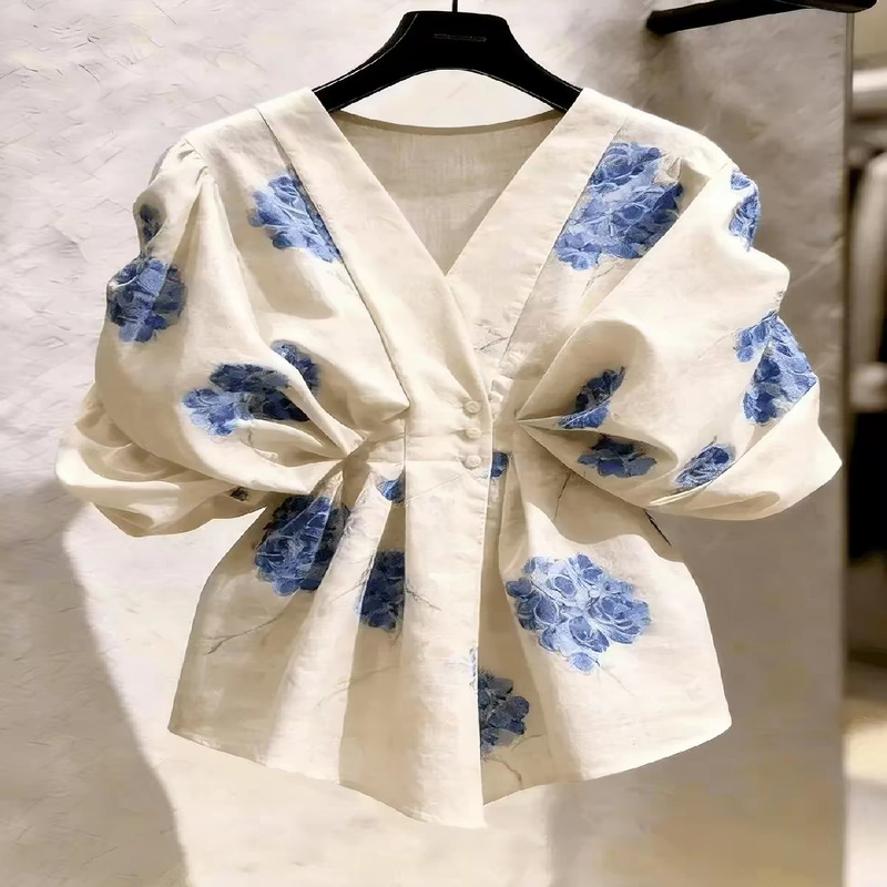 French-style Commuting Design Floral Shirt for Women, This Year's Popular Trend, New Summer Slim-Fit Top