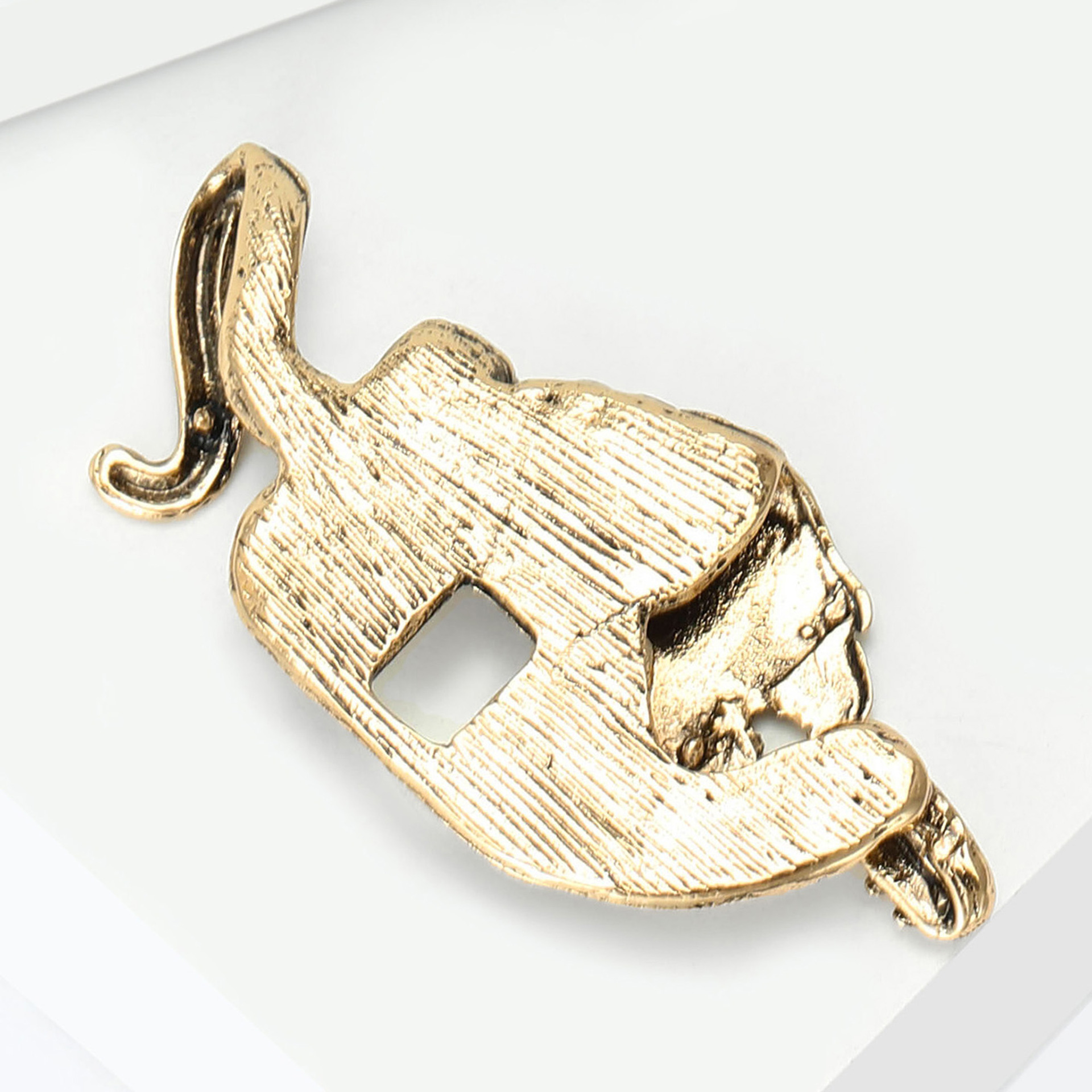 New Vintage-Style Bold Alloy Enamel Tiger Brooch, Creative and Versatile Men's Suit Coat Lapel Pin Accessory