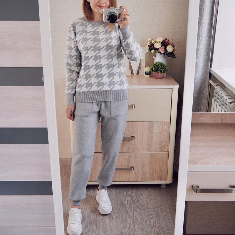 Fashion Grey Houndstooth Knitted Top And Pants Suit