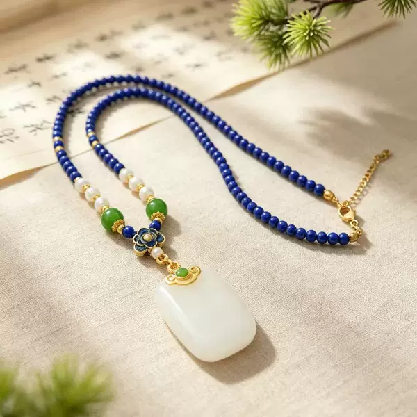 Wushipai niche brand imitation sapphire necklace with water drop peacock pendant, exquisite collarbone chain, popular item from live stream