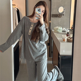 ֱ���ﶬ���¿�ë���q��ɫ���^�Ҿӷ����b˯��Ů�r�����b��ů˯��
