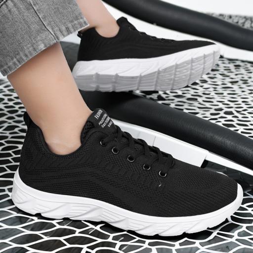 Nuevos zapatos deportivos de malla voladora 2025 para hombres, zapatos casuales ligeros de suela suave para primavera y verano, zapatos para correr transpirables para estudiantes