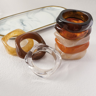 �W�����e�¿羳���Ό��������Ⱦ��ʯ�y��͸��ɫ�F����֬���C