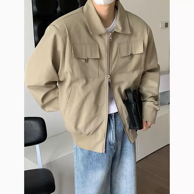 Design demi-season retro jacket, shoulder pads