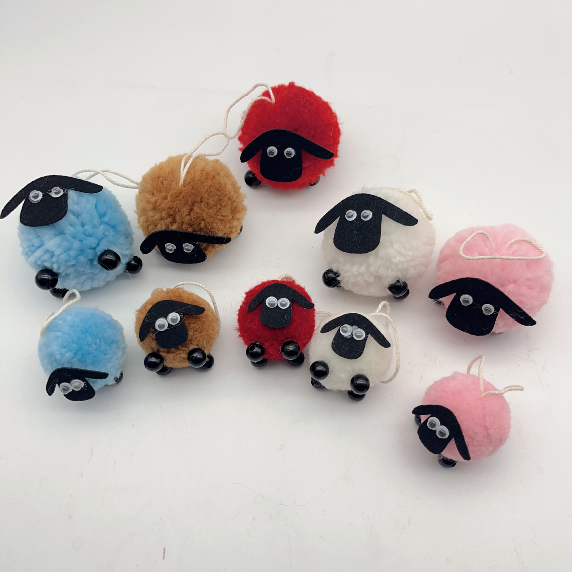 Juguetes de peluche transfronterizos colgantes de cordero blanco y negro, cordero de peluche de Pascua colgantes de cordero