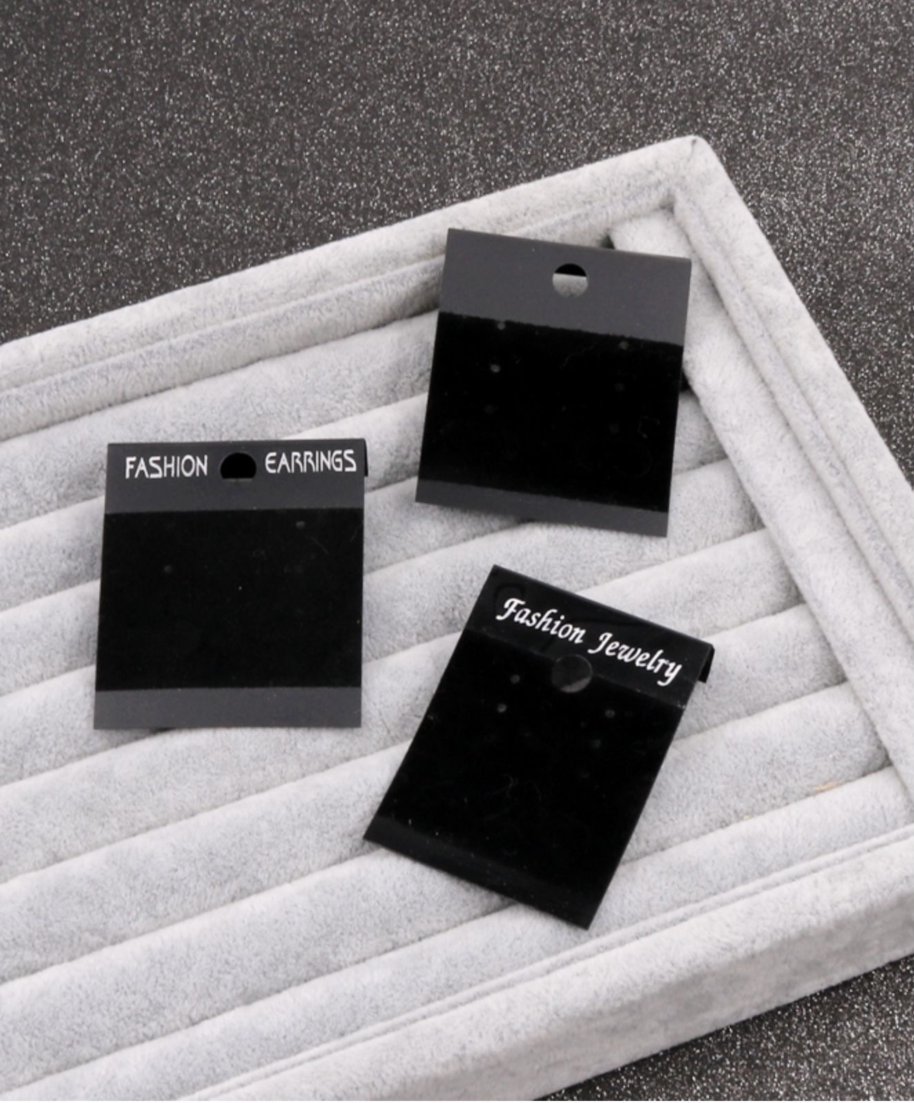 100张纯黑贴绒布耳环卡4.2*5.3展示卡纸牌PVC六孔厚卡纸弯钩批发