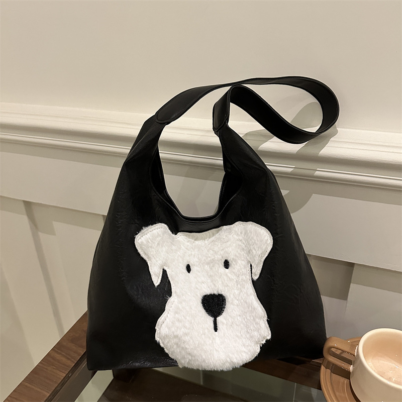 Simple y de alto valor exterior de moda bajo la axila 2024, otoño y invierno nuevo estilo coreano de gran capacidad de bolso de hombro de dibujos animados