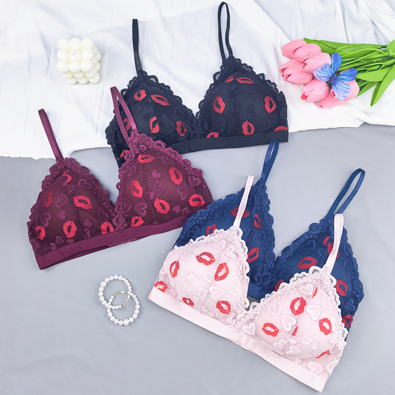 Europa y América sexy ropa interior de mujeres pechos pequeños mostrando un gran colapso de ropa interior de pechos colaterales impresión labial francesa bordado sujetador de encaje transfronterizo