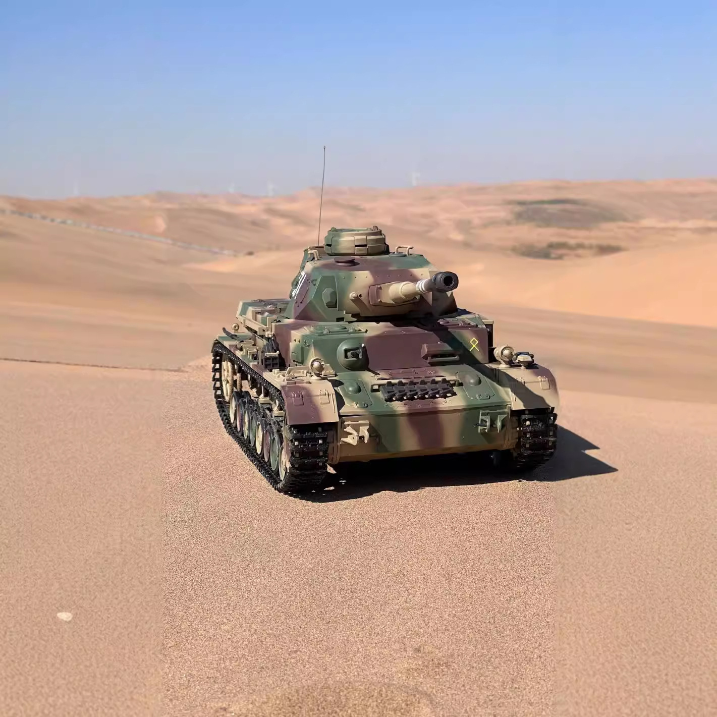 Douyin Mismo modelo militar Henglong soldado pasajero RC tanque de control remoto alemán IV F2 modelo militar humeante juguete para niño