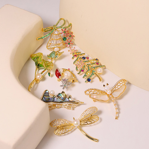 Natural freshwater pearl high-end brooch, versatile, high-end, niche cartoon corsage 18k real gold electroplating for high-end women