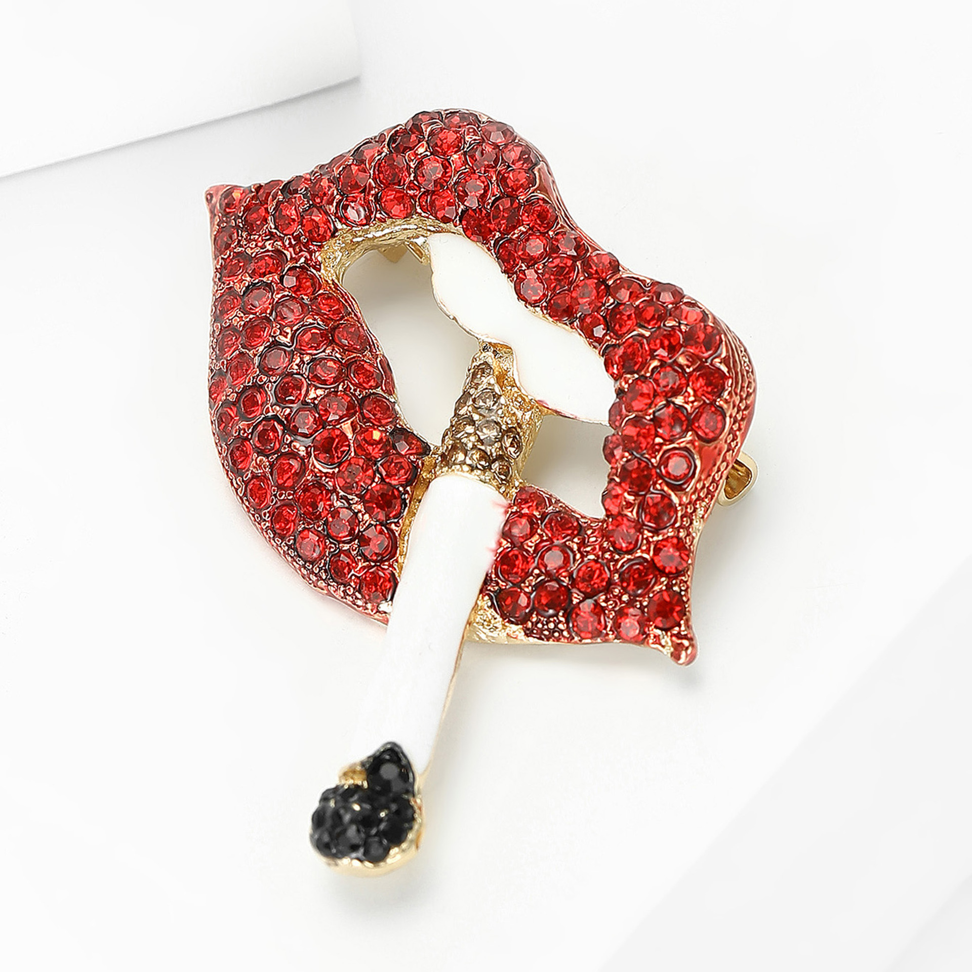 European and American Creative and Unique Alloy Enamel Oil-Drip Diamond-Studded Lip Cigarette Women's Brooch, Fashionable and Simple Clothing Accessory