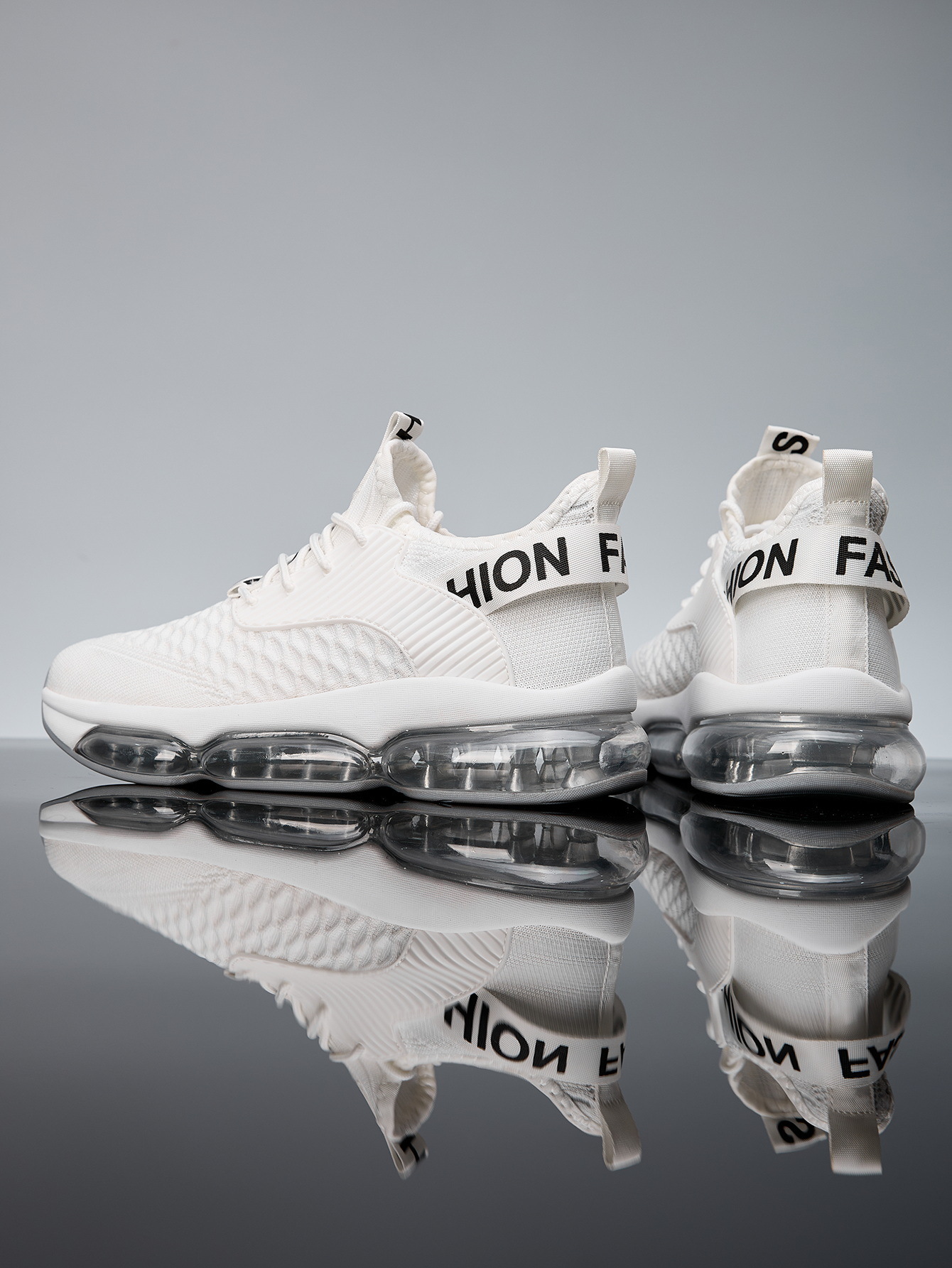 Breathable White Mesh Running Shoes For Men With Air Cushioning_voghion.com
