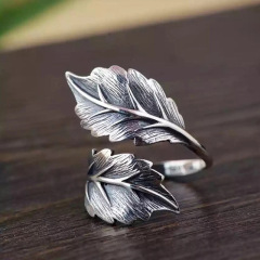 Cao Shi Retro Leaf Ring for Women - Personality-Expressive, Vintage, Wide Face Leaf Band Ring with Adjustable Opening
