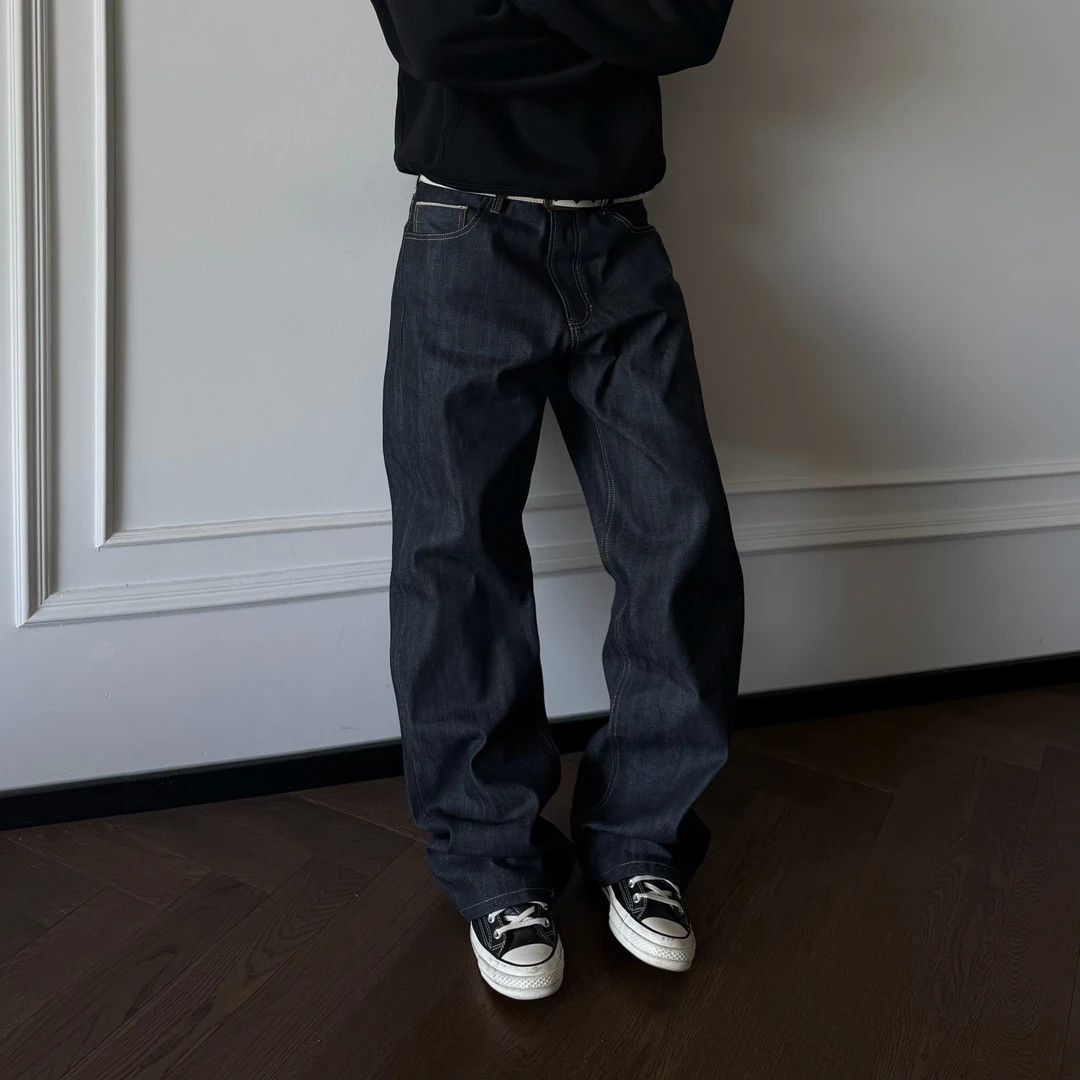 Otoño y invierno nuevos jeans de color sólido para hombres, estilo de moda, estilo de diseño casual, cómodo, retro, rectas, versátiles