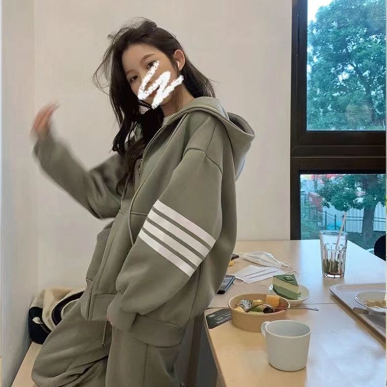 ネットの赤いスポーツウェアのスーツの女性の春秋の学生の韓国版のゆったりしている服のファッションのランニングのレジャーの2つのセット|undefined