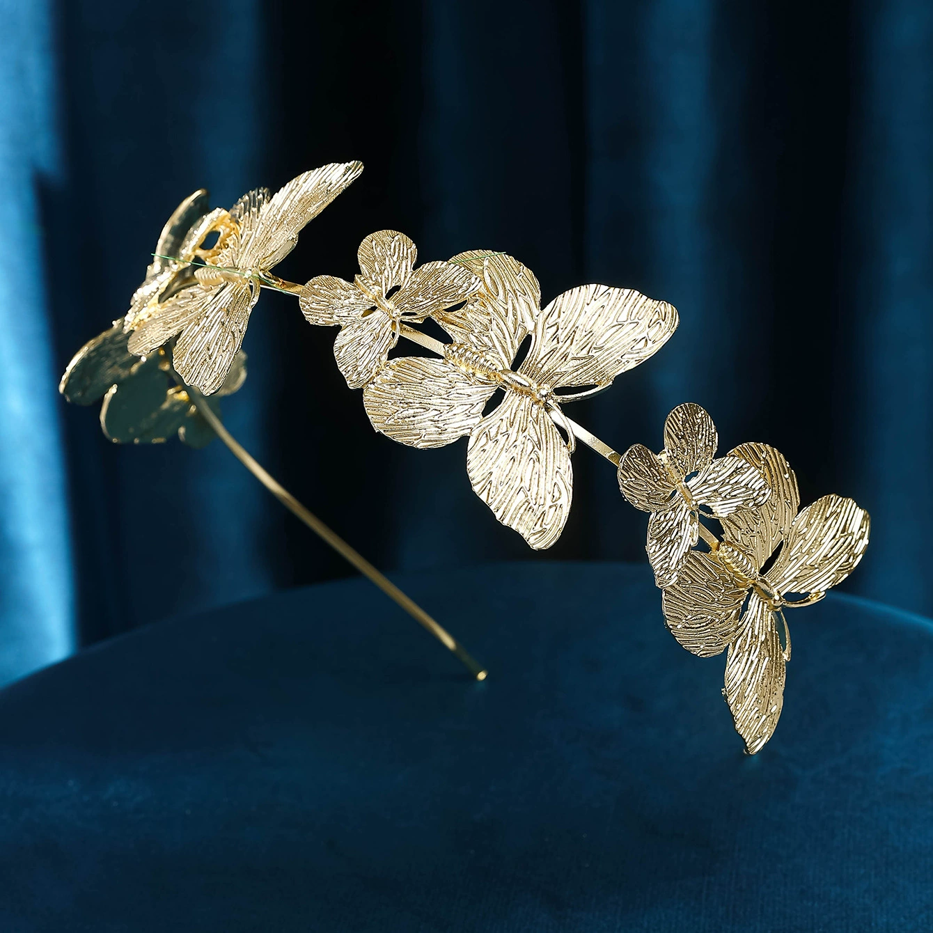 Metal universal headband with butterfly, hair accessory to go out for photo sessions, European style