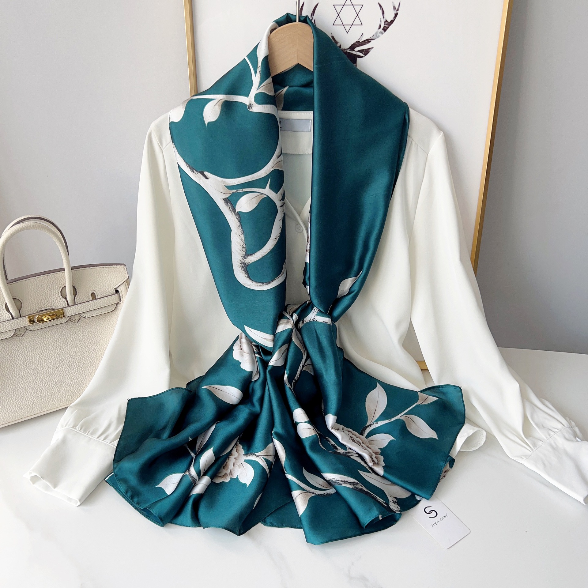 Beige Rosa impreso bufanda de las mujeres de verano de seda artificial delgada protector solar chal largo madre viajes fotografía bufanda